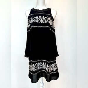 THML Sleeveless 2 Tiered Embroidery Dress Women’s Size M